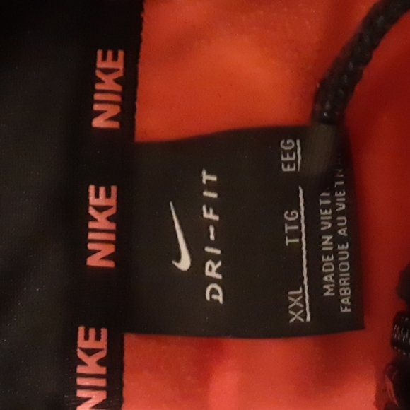 Nike zip up hooded sweater - Picture 2 of 2